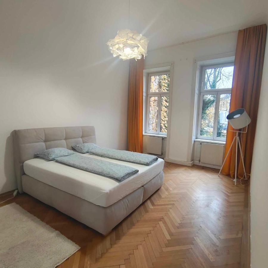 Large 4 Room Apartment In The Center Of Vienna Exterior photo
